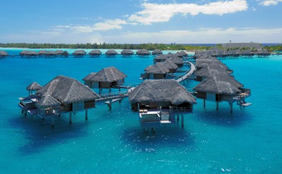 Bora Bora Four Seasons Resort Villa with pool