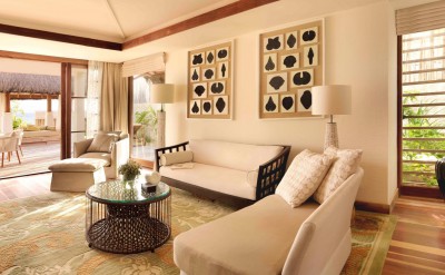 Jumeirah Vittaveli - Beach Suite Living Area-Quick Preset_2025x1000