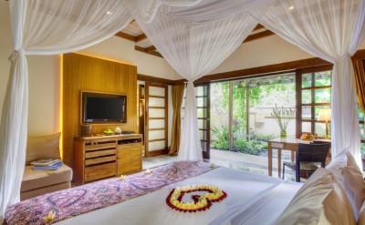 Komaneka_at_Monkey_Forest_Suite_Room_lowres_2