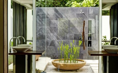 Land Villa- bathroom interior & exterior-Quick Preset_1000x1428