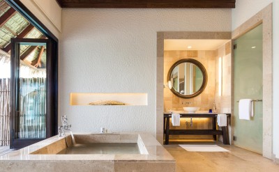 bathroom_overwater_suites__villas