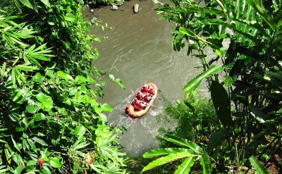 44031123-H1-White_water_raft
