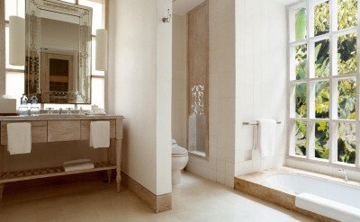 44045121-H1-Bathroom_Uma_Pool_Suite_and_Uma_Suite