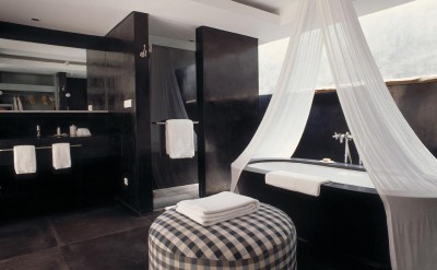 44045184-H1-Garden_Room_Bathroom