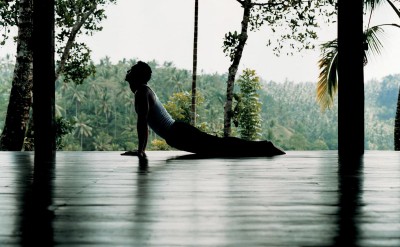 44165844-H1-male_yoga_1