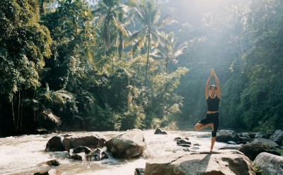 44165925-H1-yoga_on_ayung