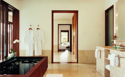 44182793-H1-1BR_Retreat_Villa_Bathroom