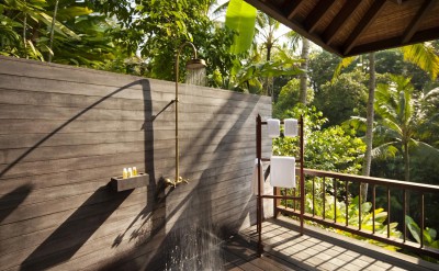 CSE Retreat Villa Shower