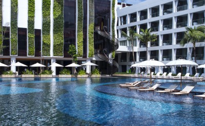 Pool_Wide_Vertical
