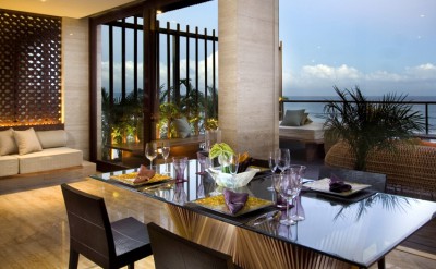 penthouse dining set up