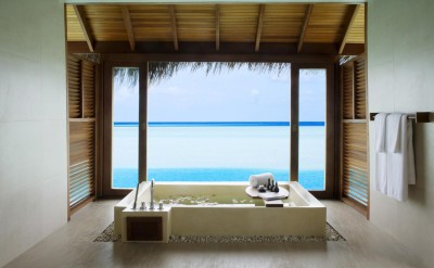 43417130-H1-Over_Water_Suite_bath