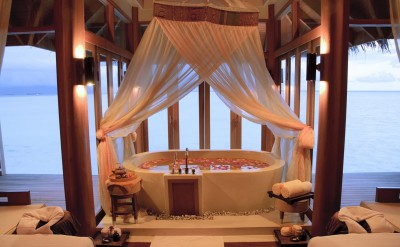 43417337-H1-Over_Water_Spa