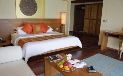 43418115-H1-Over_Water_Bungalow_bedroom
