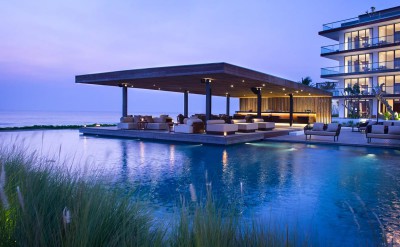 Alila Seminyak - Beach Bar Evening 01