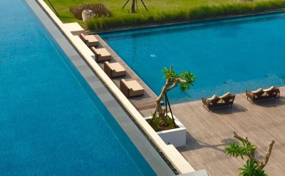 Alila Seminyak - Beach Bar Pool 02