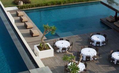 Alila Seminyak - Beach Bar Pool 03