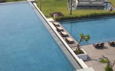 Alila Seminyak - Beach Bar Pool 04