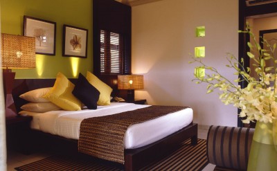 Hi_ANMVMI_27798230_ANMI_GuestRoom_DeluxeBeachFrontVilla_Bedroom1