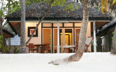 Hi_ANMVMI_27798270_ANMI_GuestRoom_BeachFrontVilla_ExteriorView_Day