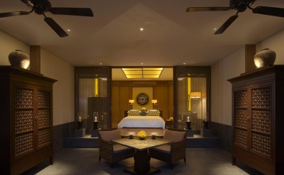 Living-Bedroom Deluxe Suite