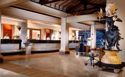 Lobby 01