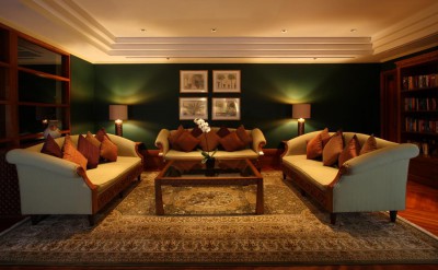 Palace club lounge 02
