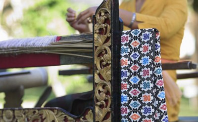 Theme party activities - weaving