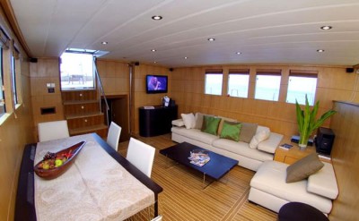 Yacht-interior-AMD_785