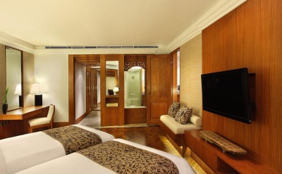 palace suite room IMG_5939