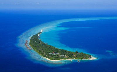 002-Kuramathi-Aerial