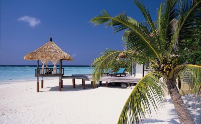 25557250-H1-BTMV_GuestRoom_DeluxeBeachfrontVilla_ExteriorView_Sala