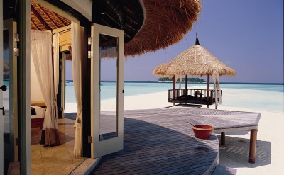 25557456-H1-BTMV_GuestRoom_DeluxeBeachfrontVilla_JetPool_Villa_Front_De