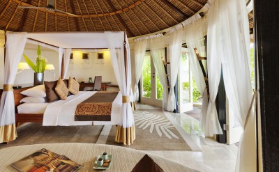 42955856-H1-BTMVMV_FH09_11__Deluxe_Beachfront_Villa_Interior