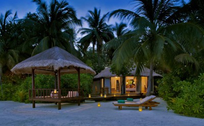 42956760-H1-BTMVMV_FH09_11__Deluxe_Beachfront_Villa_Exterior