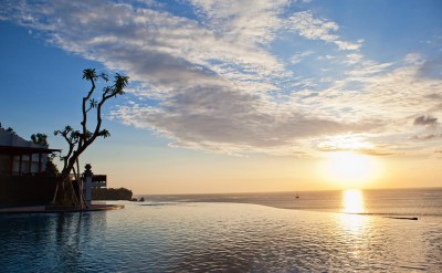Hi_AULU_49076682_The_famed_Uluwatu_sunset